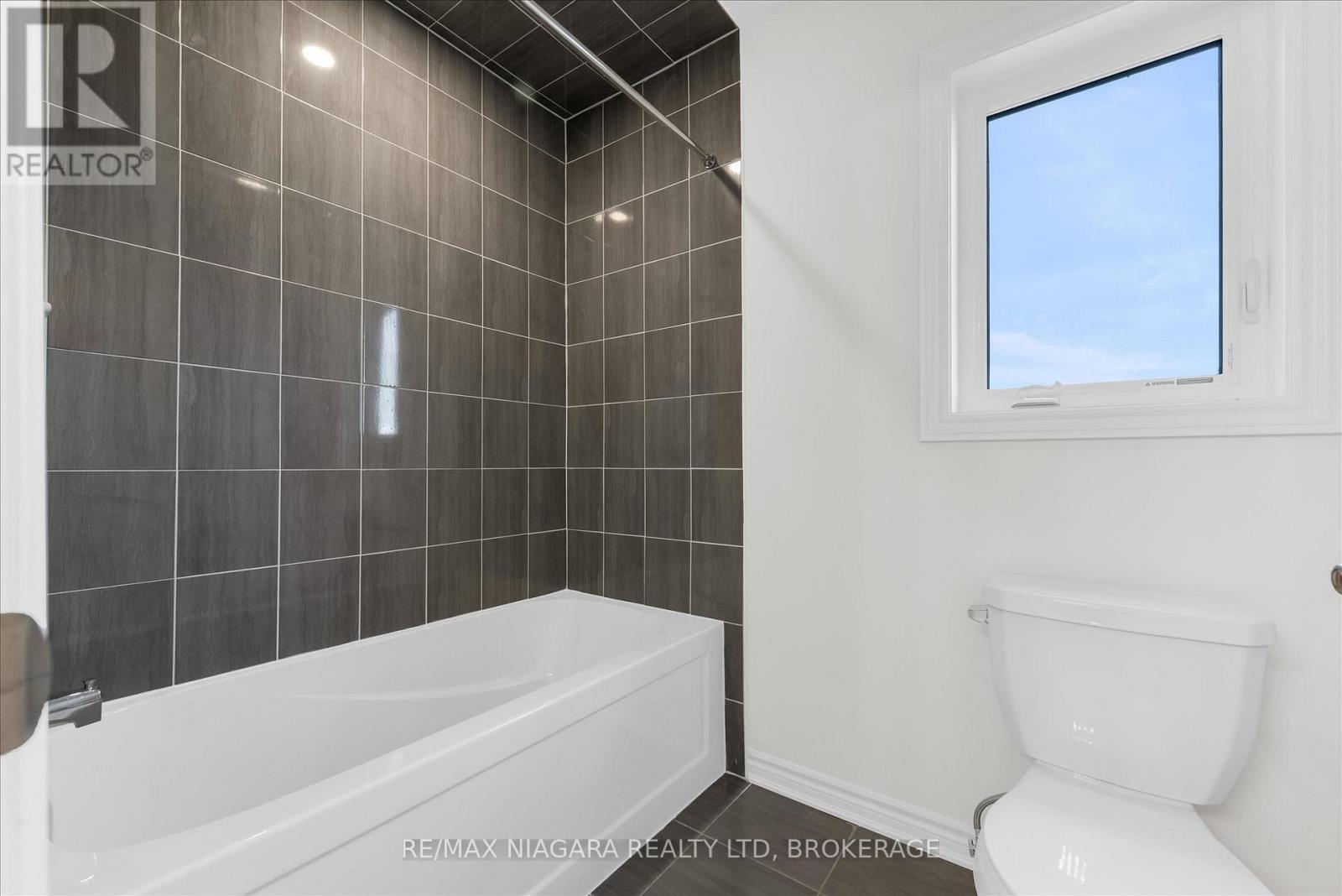 25 Oriole Crescent, Port Colborne, Ontario  L3K 6E2 - Photo 22 - X12530664