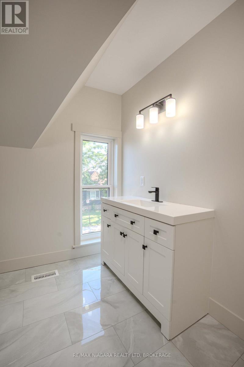 6 Almond Street, St. Catharines, Ontario  L2T 1E7 - Photo 16 - X12569372