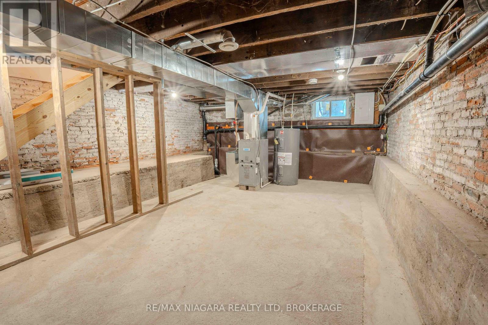 6 Almond Street, St. Catharines, Ontario  L2T 1E7 - Photo 31 - X12569372