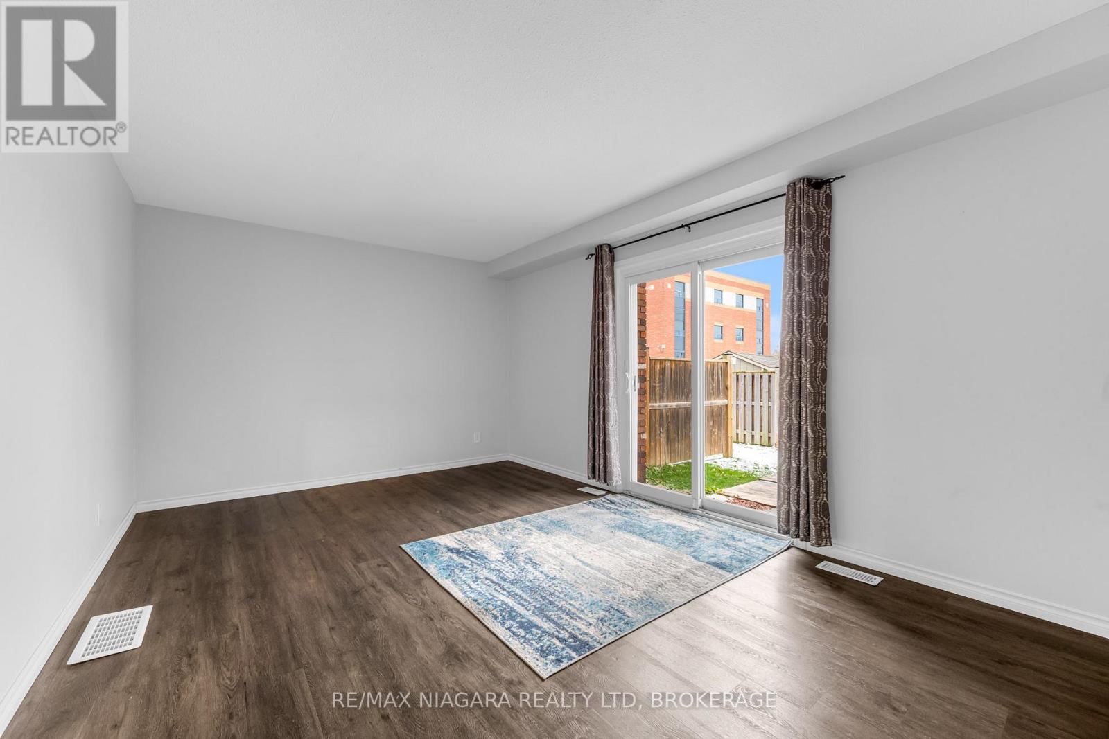 244 - 100 Brownleigh Avenue, Welland, Ontario  L3B 5V8 - Photo 12 - X12602840