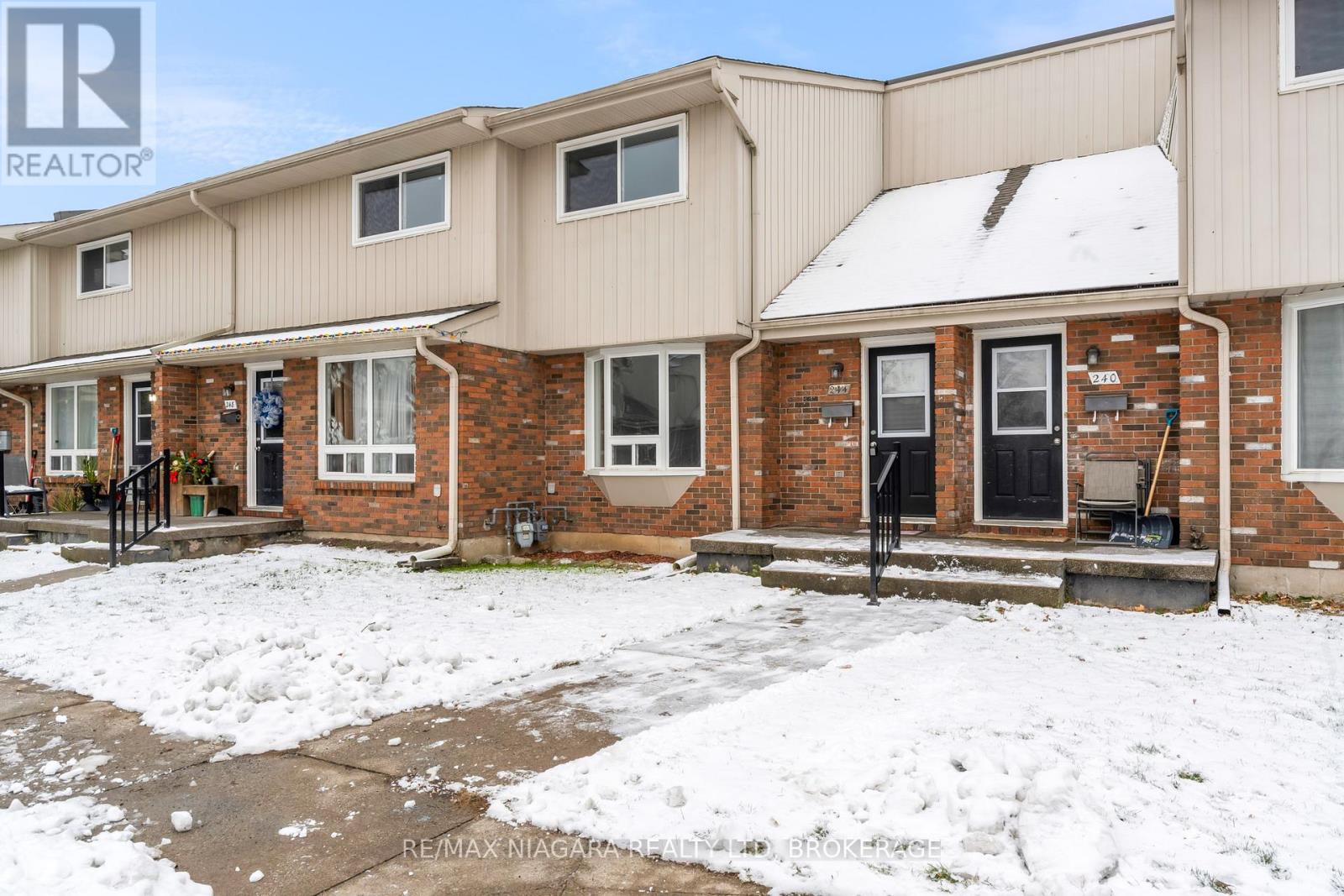 244 - 100 Brownleigh Avenue, Welland, Ontario  L3B 5V8 - Photo 2 - X12602840