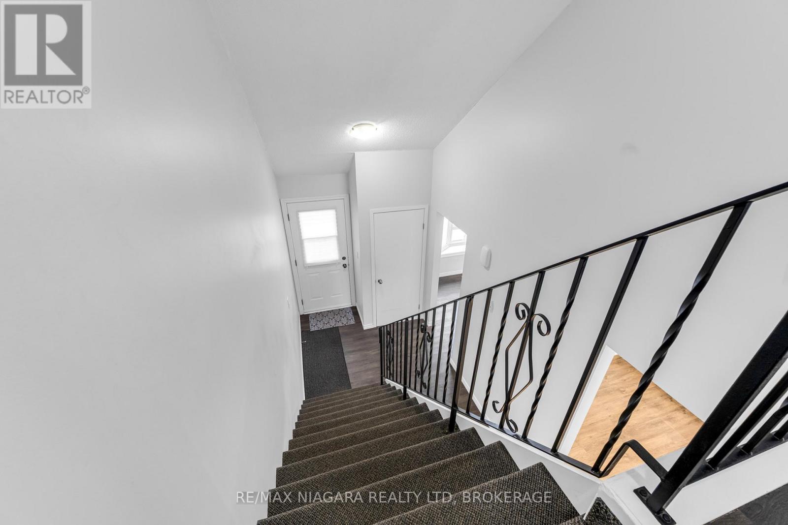 244 - 100 Brownleigh Avenue, Welland, Ontario  L3B 5V8 - Photo 4 - X12602840