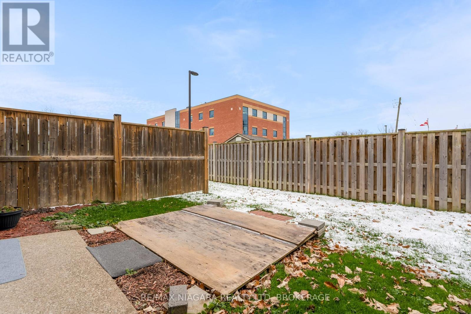 244 - 100 Brownleigh Avenue, Welland, Ontario  L3B 5V8 - Photo 25 - X12602840