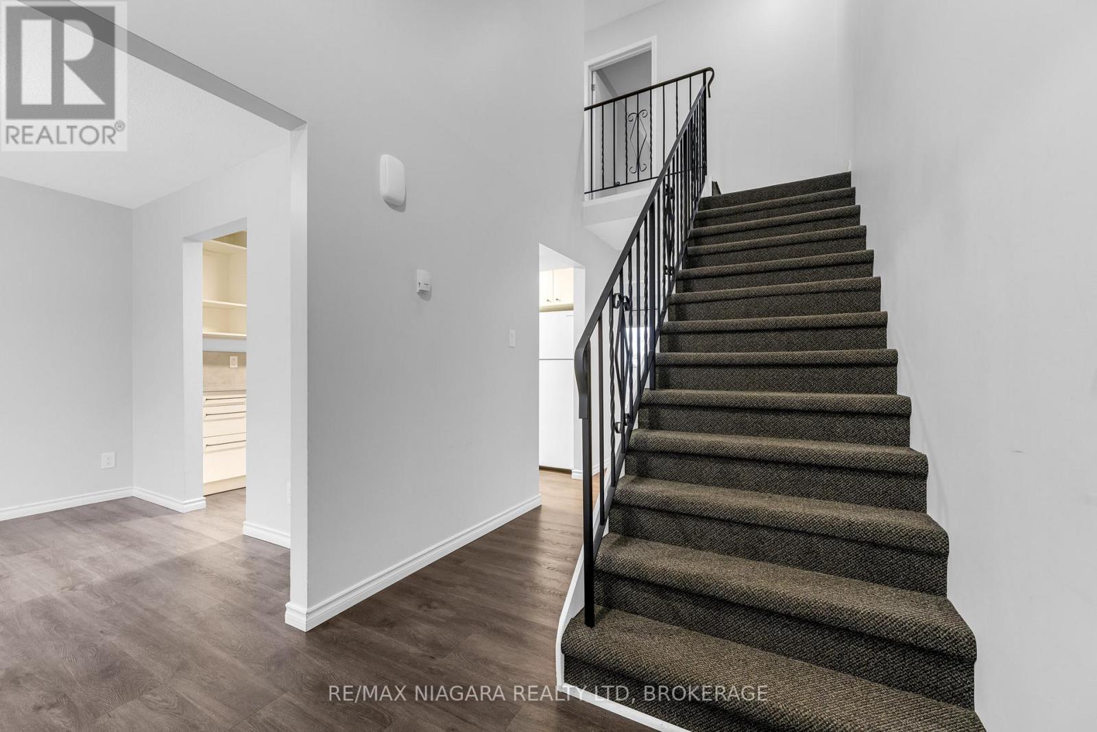 244 - 100 Brownleigh Avenue, Welland, Ontario  L3B 5V8 - Photo 3 - X12602840