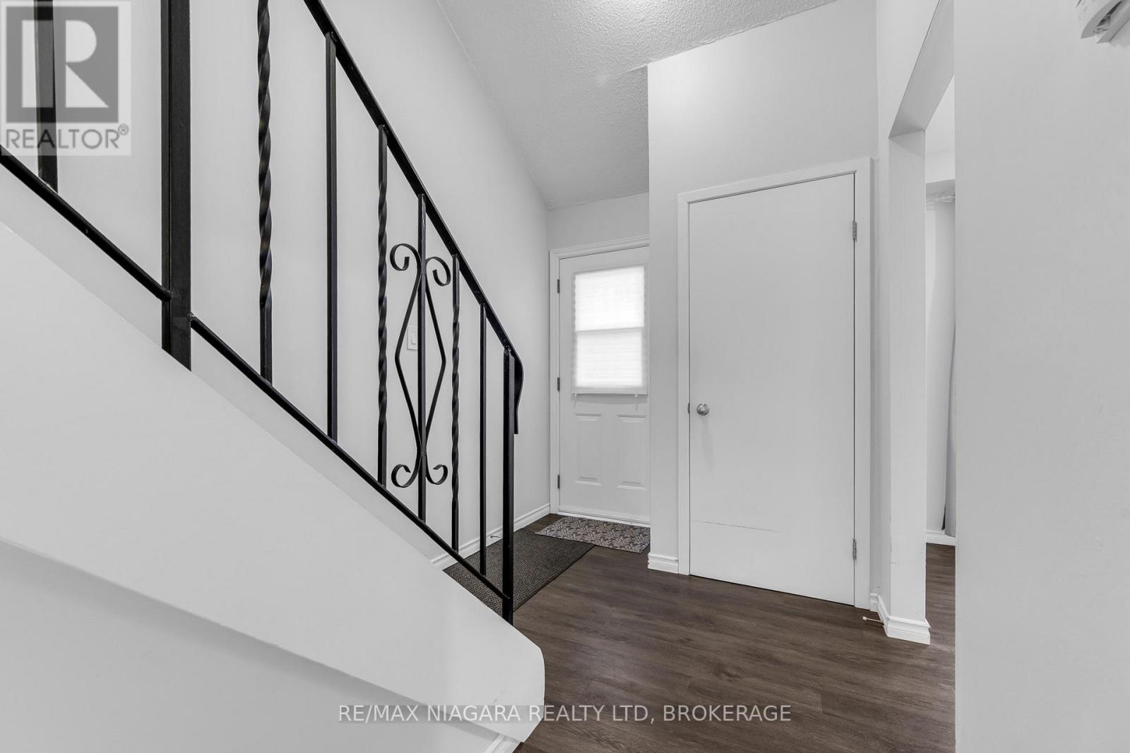 244 - 100 Brownleigh Avenue, Welland, Ontario  L3B 5V8 - Photo 5 - X12602840