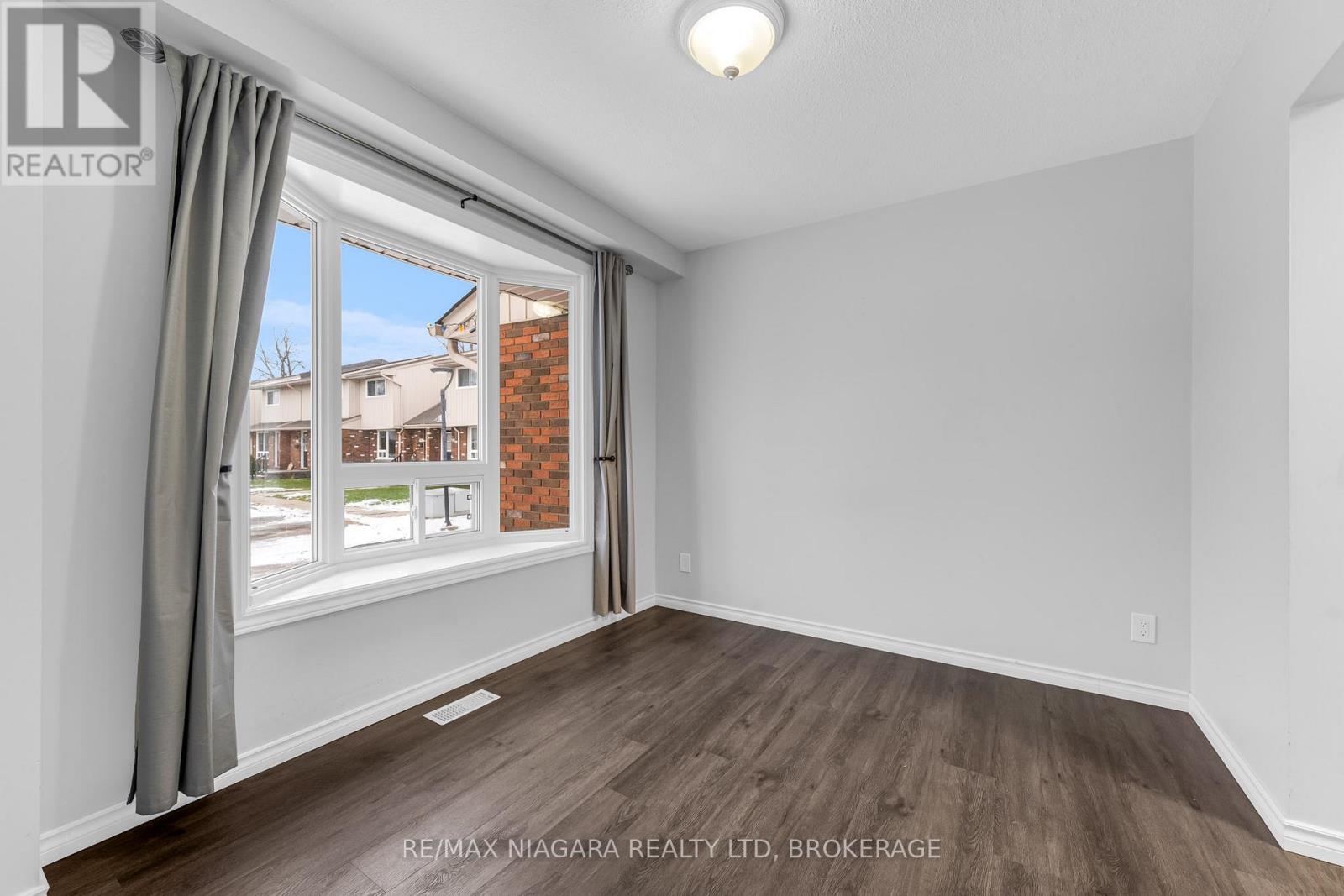 244 - 100 Brownleigh Avenue, Welland, Ontario  L3B 5V8 - Photo 9 - X12602840