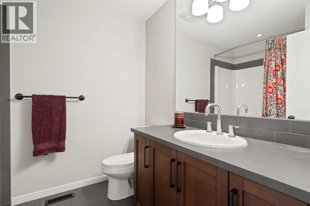 219 River Heights Green, Cochrane, Alberta  T4C 0S3 - Photo 25 - A2265442