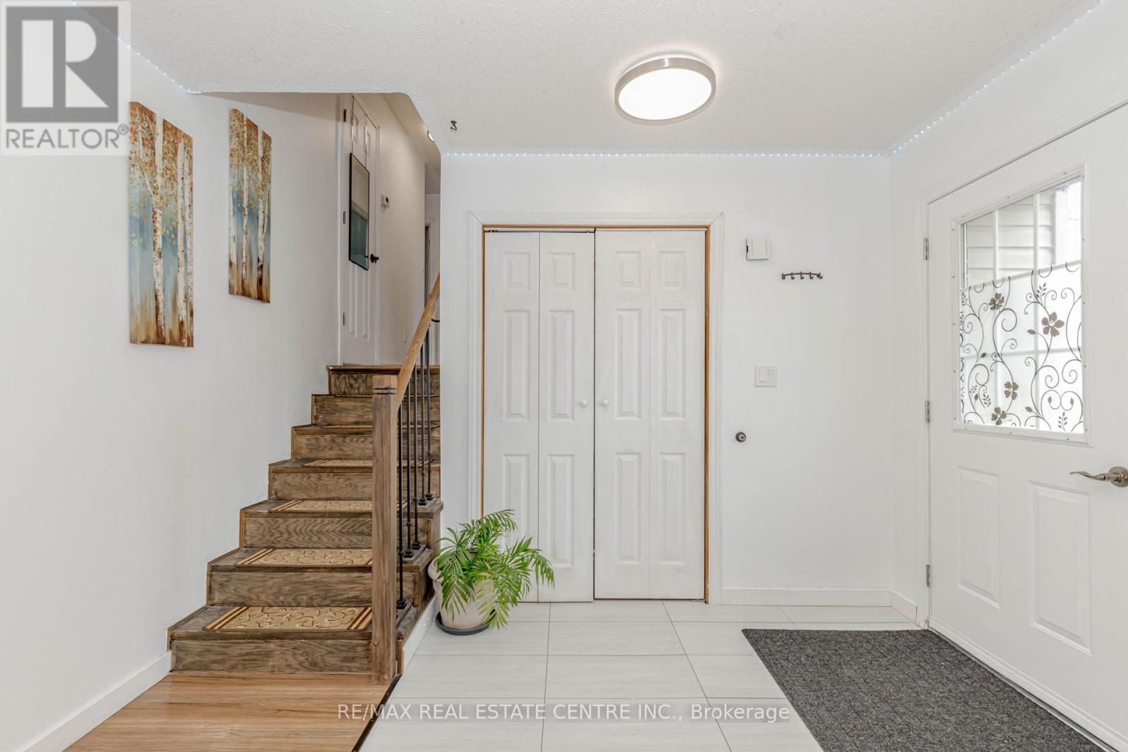 14 Pine Court, Southgate, Ontario  N0C 1B0 - Photo 3 - X12775634