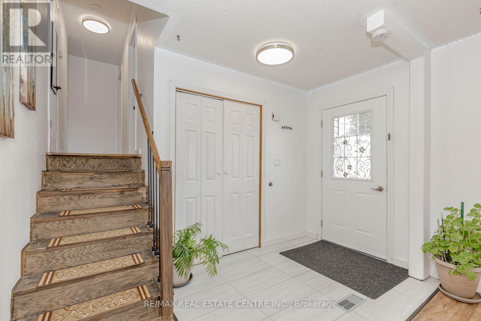 14 Pine Court, Southgate, Ontario  N0C 1B0 - Photo 4 - X12775634