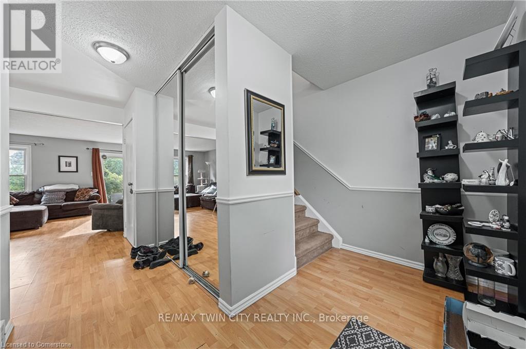 1400 Wildren Place, Cambridge, Ontario  N3H 5A9 - Photo 5 - X12775676