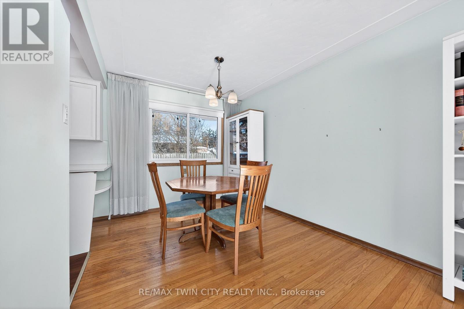 376 Greenbrook Drive, Kitchener, Ontario  N2M 4K4 - Photo 10 - X12775738