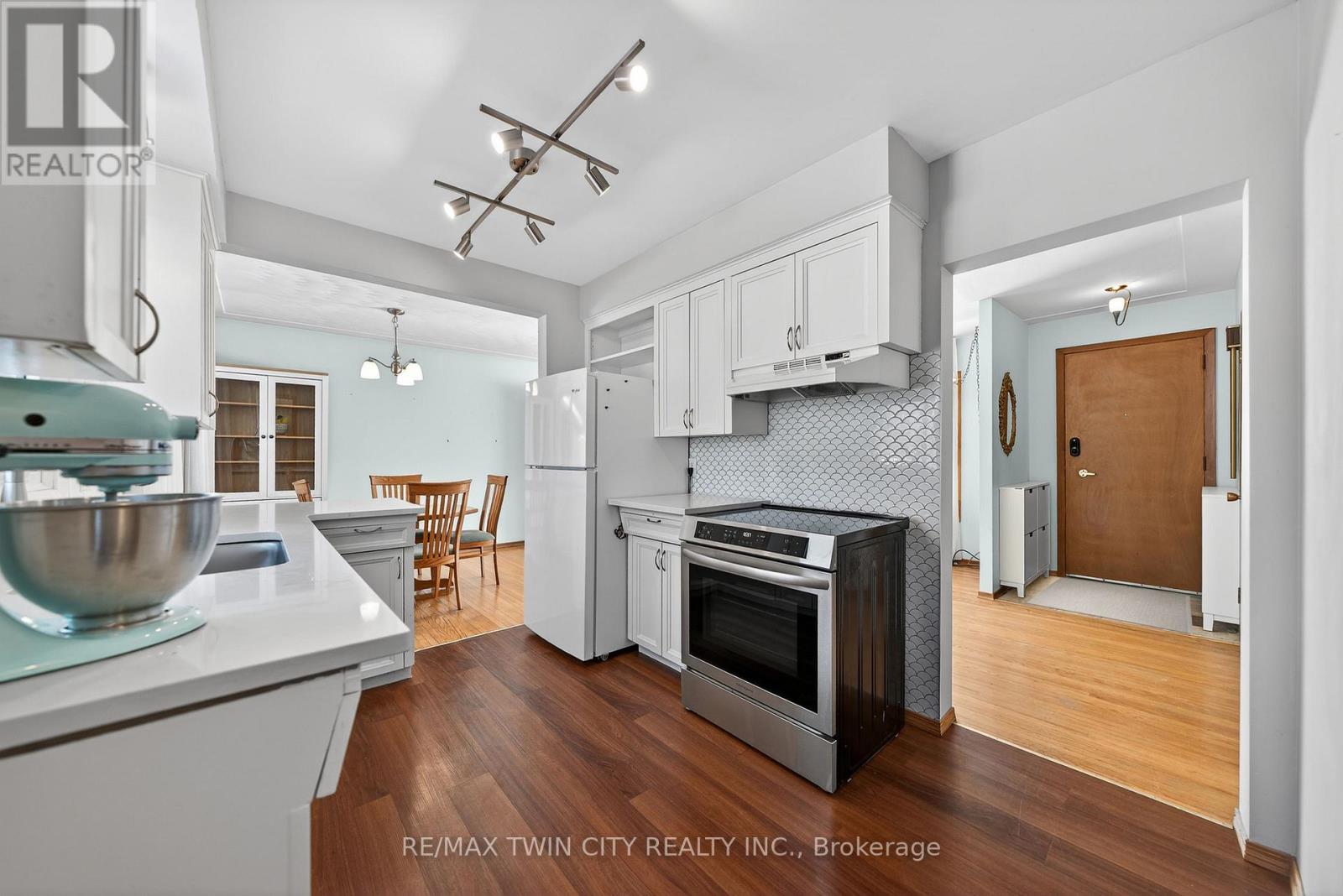 376 Greenbrook Drive, Kitchener, Ontario  N2M 4K4 - Photo 20 - X12775738