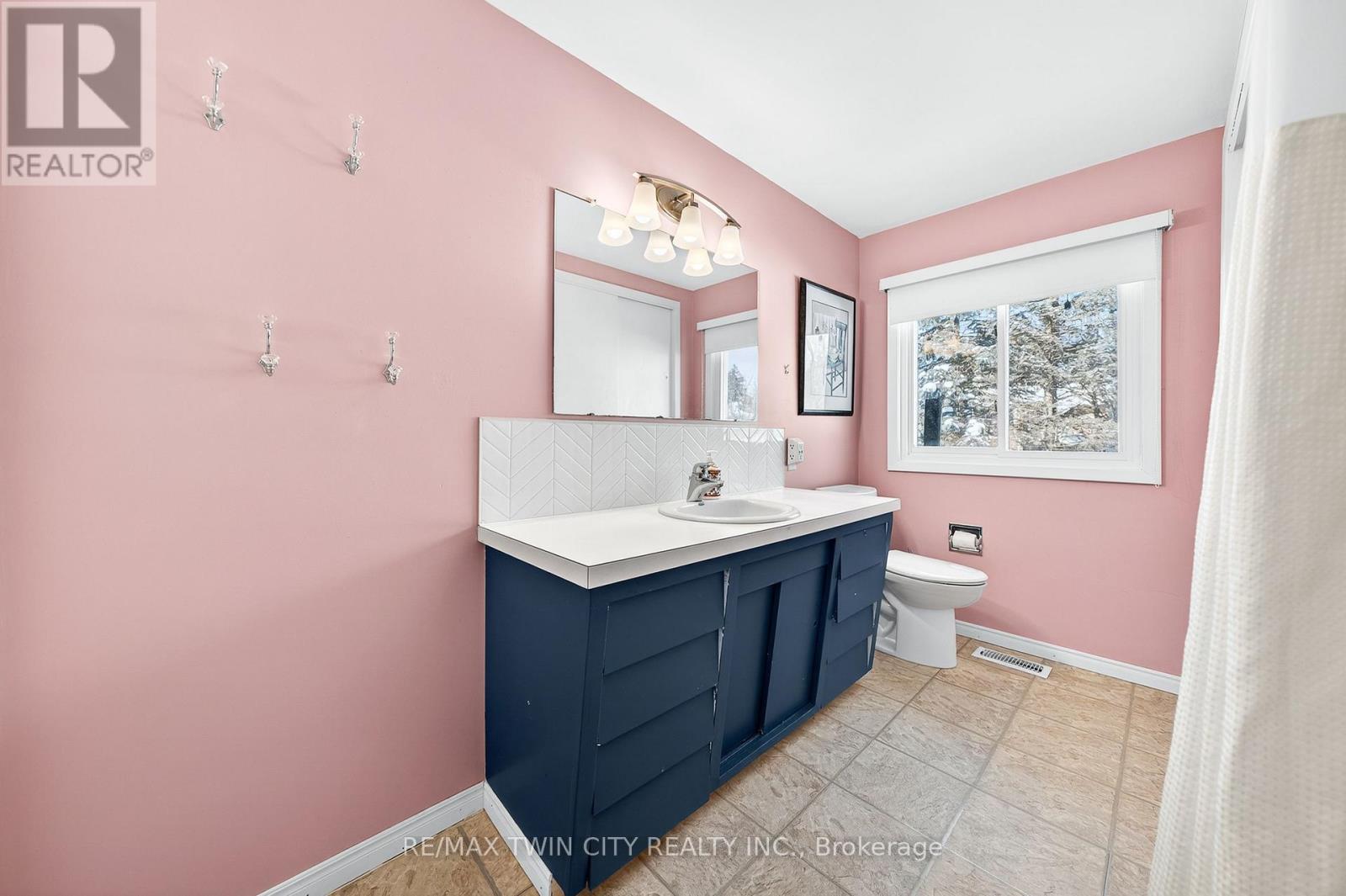 376 Greenbrook Drive, Kitchener, Ontario  N2M 4K4 - Photo 24 - X12775738