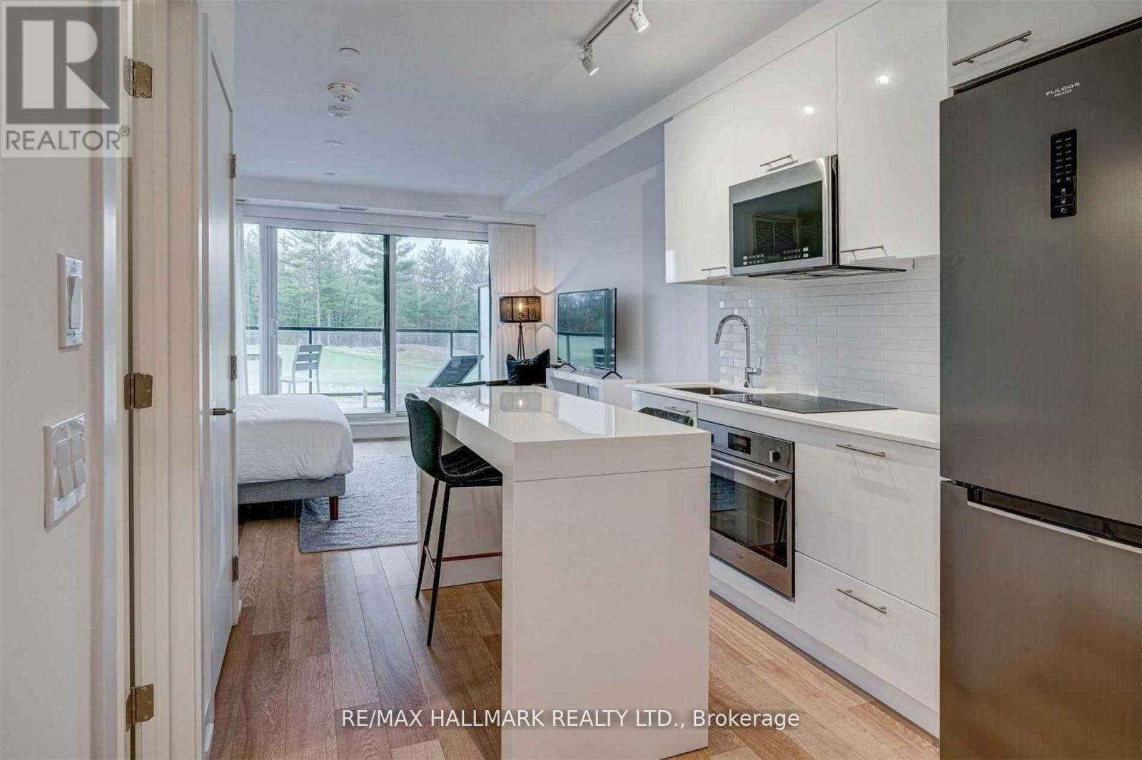 207 - 120 Carrick Trail, Gravenhurst, Ontario  P1P 1T9 - Photo 4 - X12775836