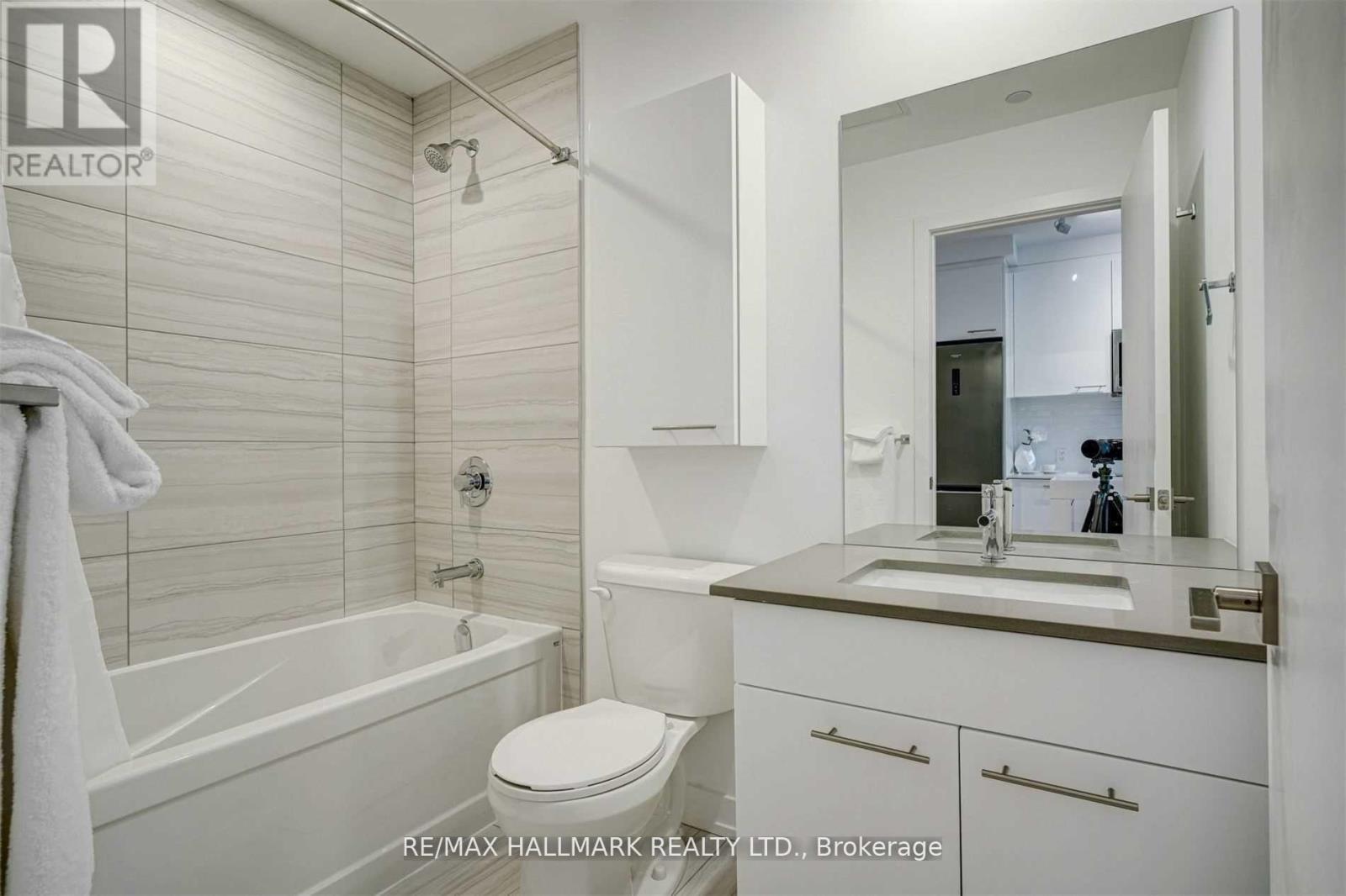 207 - 120 Carrick Trail, Gravenhurst, Ontario  P1P 1T9 - Photo 7 - X12775836