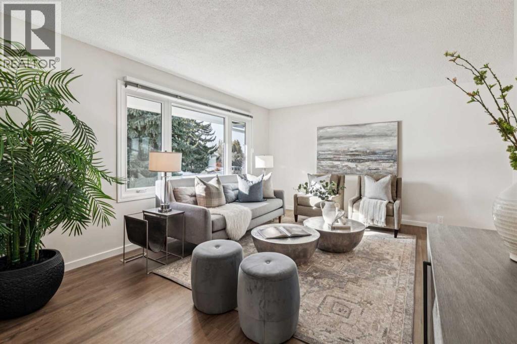 195 Lake Adams Crescent Se, Calgary, Alberta  T2J 3N2 - Photo 3 - A2275587