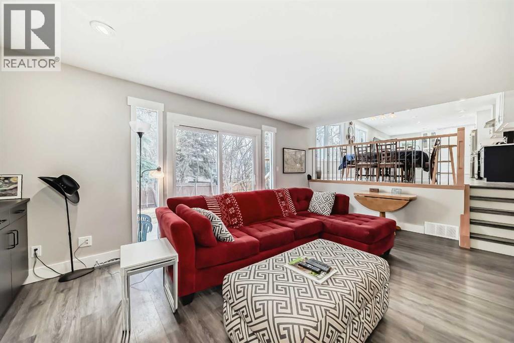 119 Pump Hill Bay Sw, Calgary, Alberta  T2V 4L6 - Photo 13 - A2277872