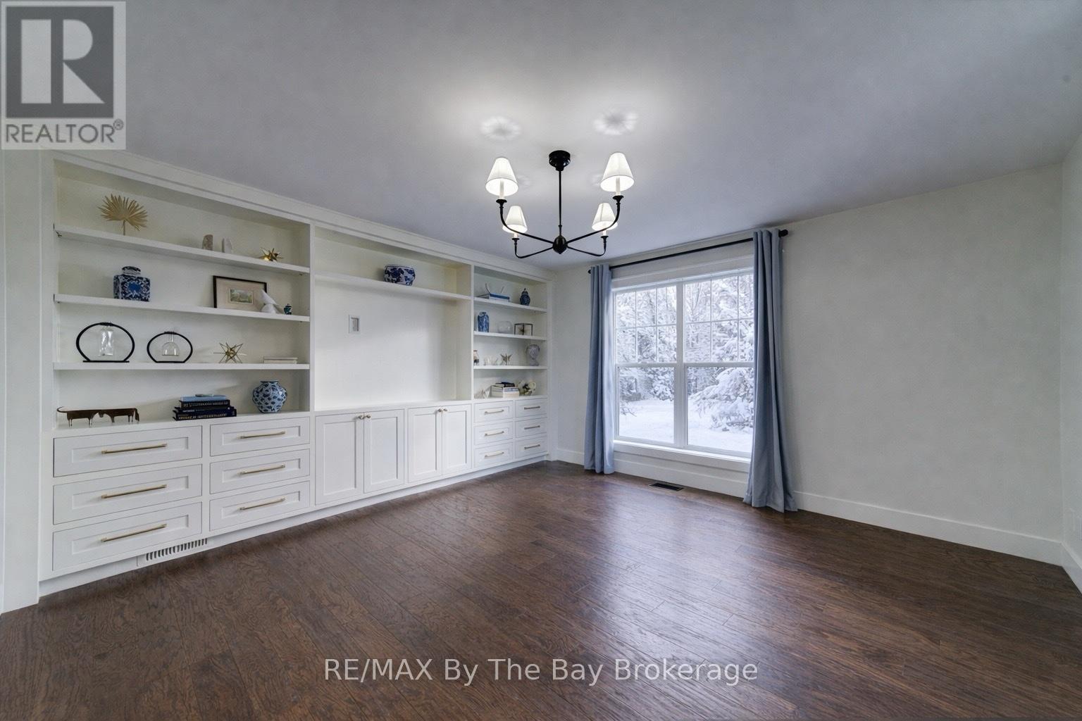 1595 County 42 Road, Clearview, Ontario  L0M 1S0 - Photo 12 - S12484352