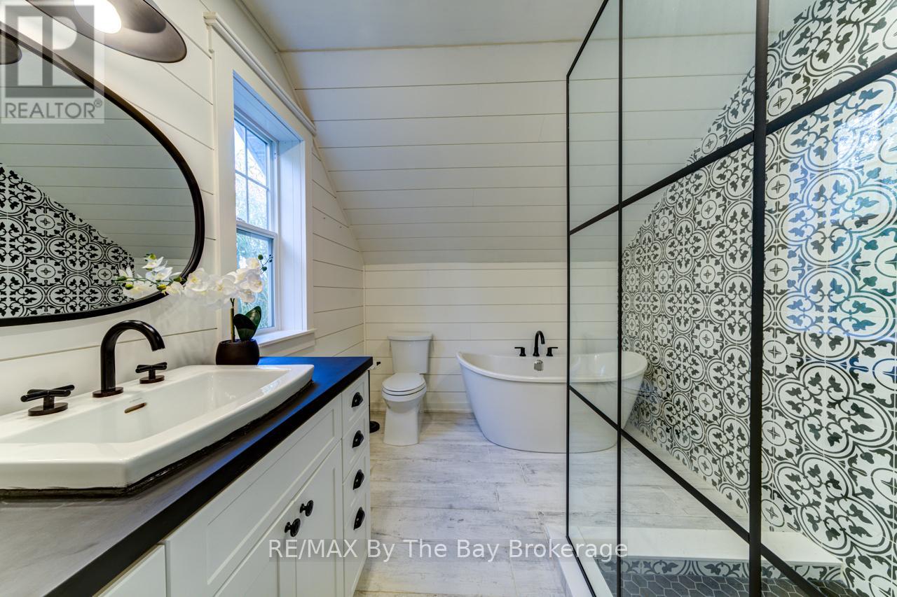 1595 County 42 Road, Clearview, Ontario  L0M 1S0 - Photo 19 - S12484352