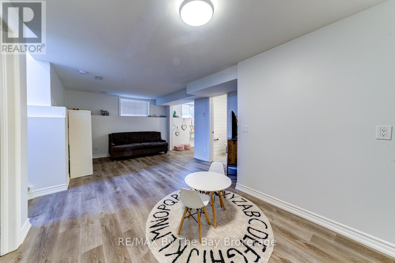 1595 County 42 Road, Clearview, Ontario  L0M 1S0 - Photo 27 - S12484352