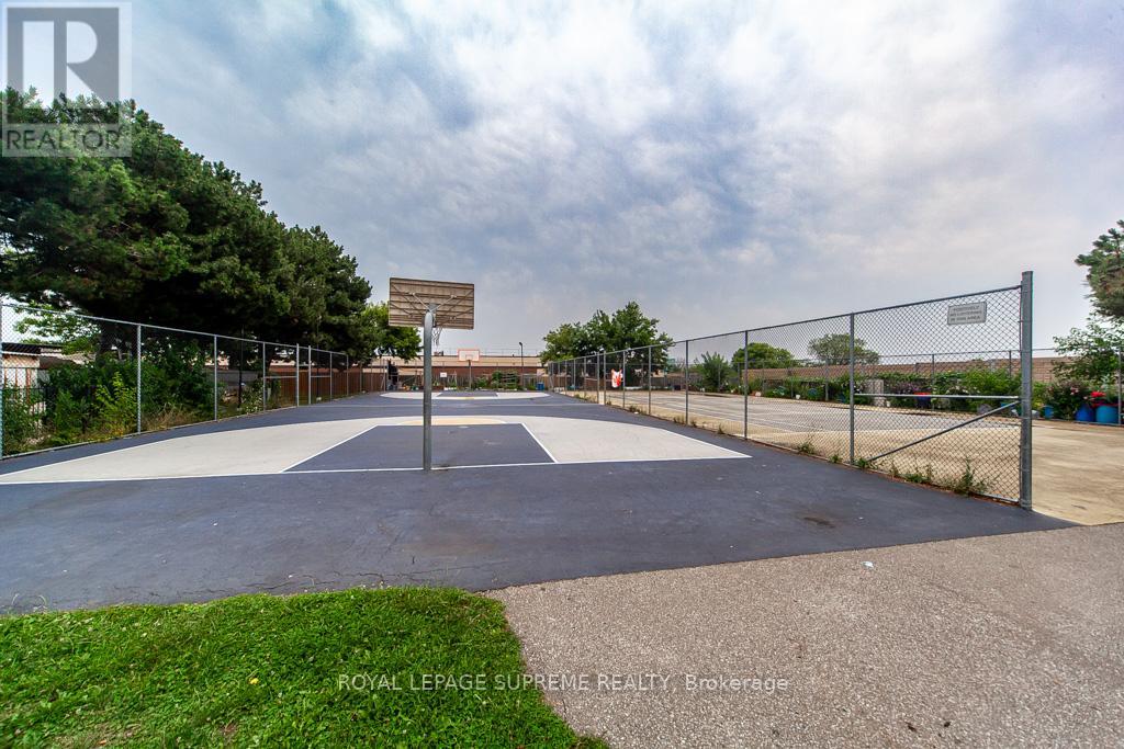 908 - 940 Caledonia Road, Toronto, Ontario  M6B 3Y4 - Photo 40 - W12770818