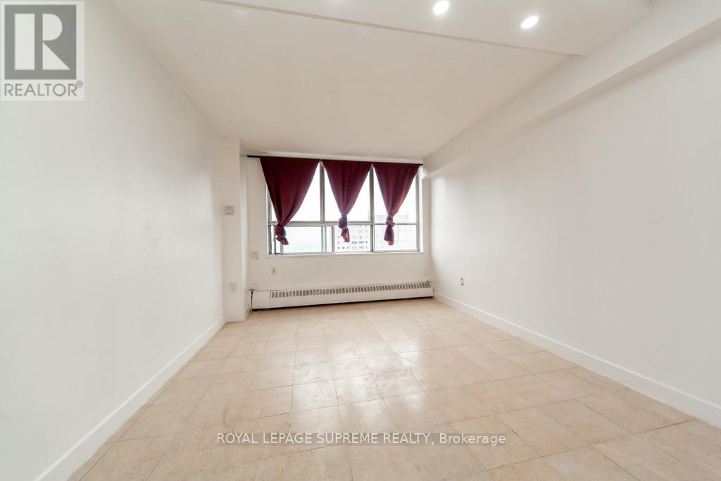 908 - 940 Caledonia Road, Toronto, Ontario  M6B 3Y4 - Photo 9 - W12770818