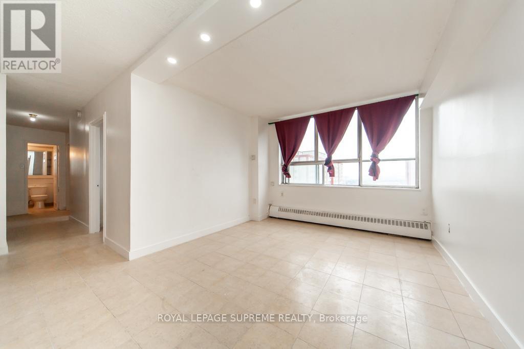 908 - 940 Caledonia Road, Toronto, Ontario  M6B 3Y4 - Photo 6 - W12770818