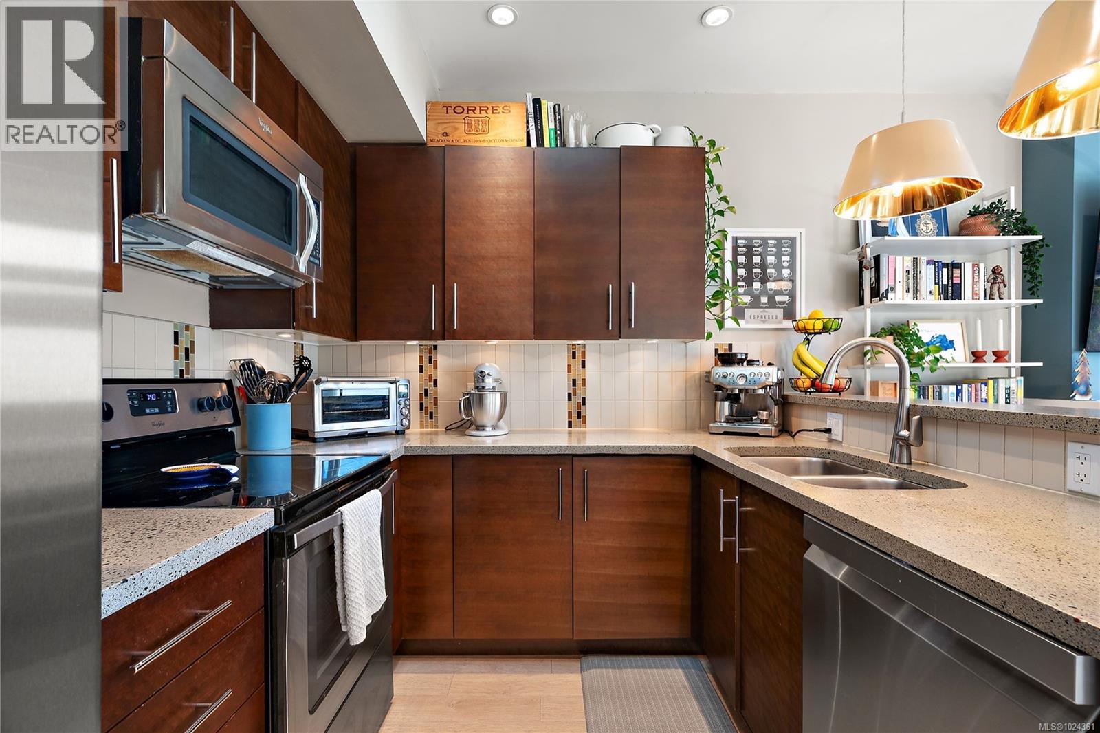 306 170 Nursery Hill Dr, View Royal, British Columbia  V9B 0P2 - Photo 5 - 1024361