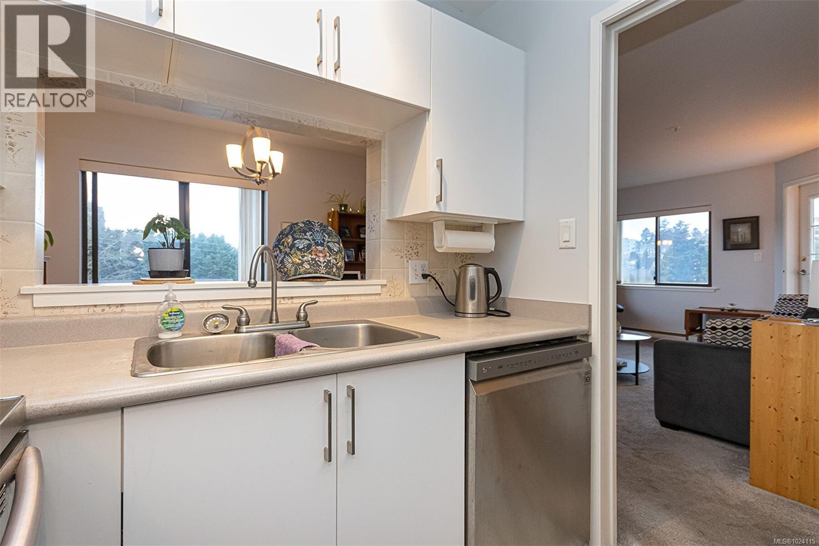 206 651 Jolly Pl, Saanich, British Columbia  V8N 1J4 - Photo 12 - 1024115