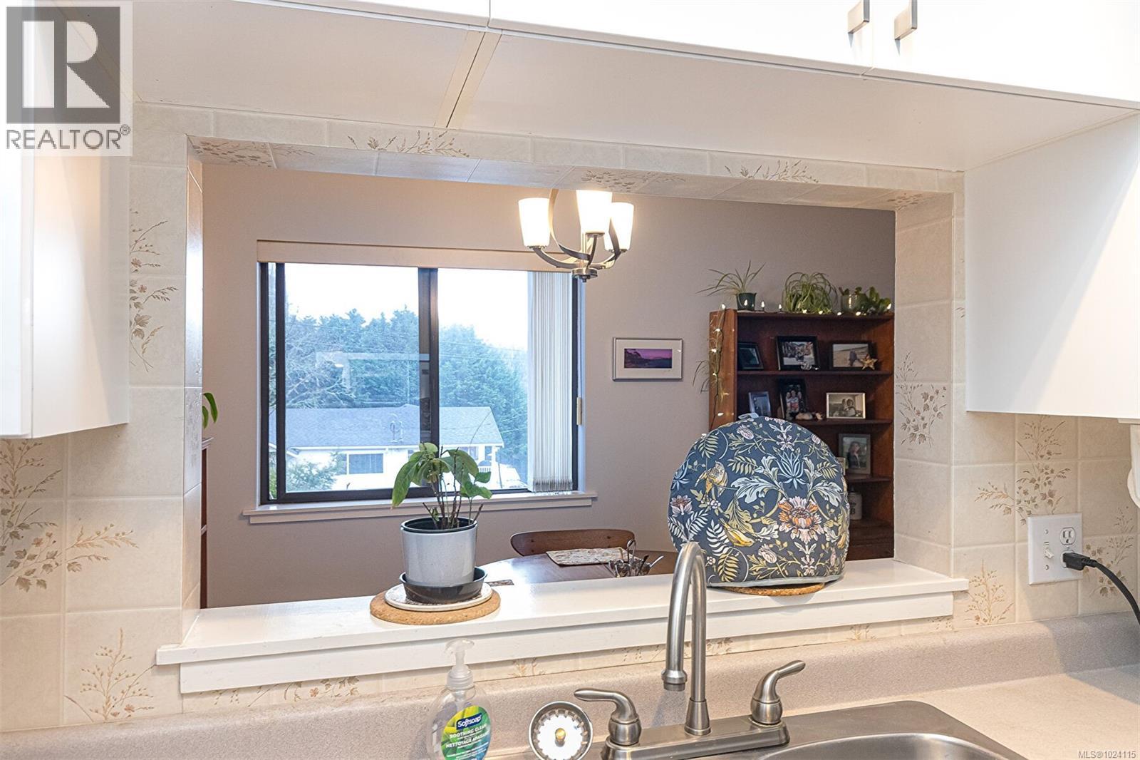 206 651 Jolly Pl, Saanich, British Columbia  V8N 1J4 - Photo 13 - 1024115