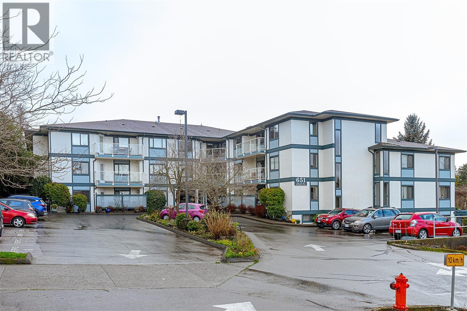 206 651 Jolly Pl, Saanich, British Columbia  V8N 1J4 - Photo 2 - 1024115