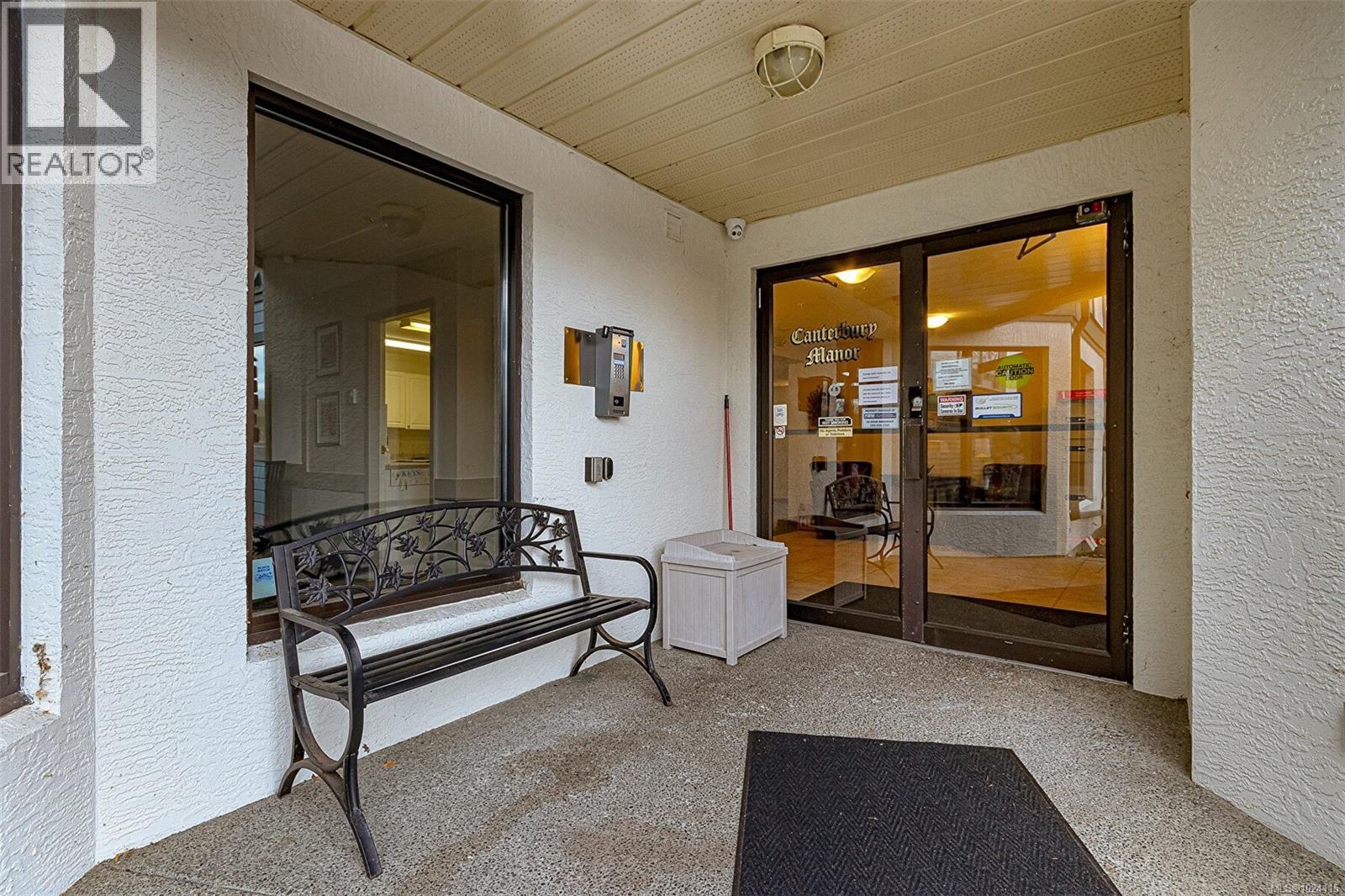 206 651 Jolly Pl, Saanich, British Columbia  V8N 1J4 - Photo 3 - 1024115