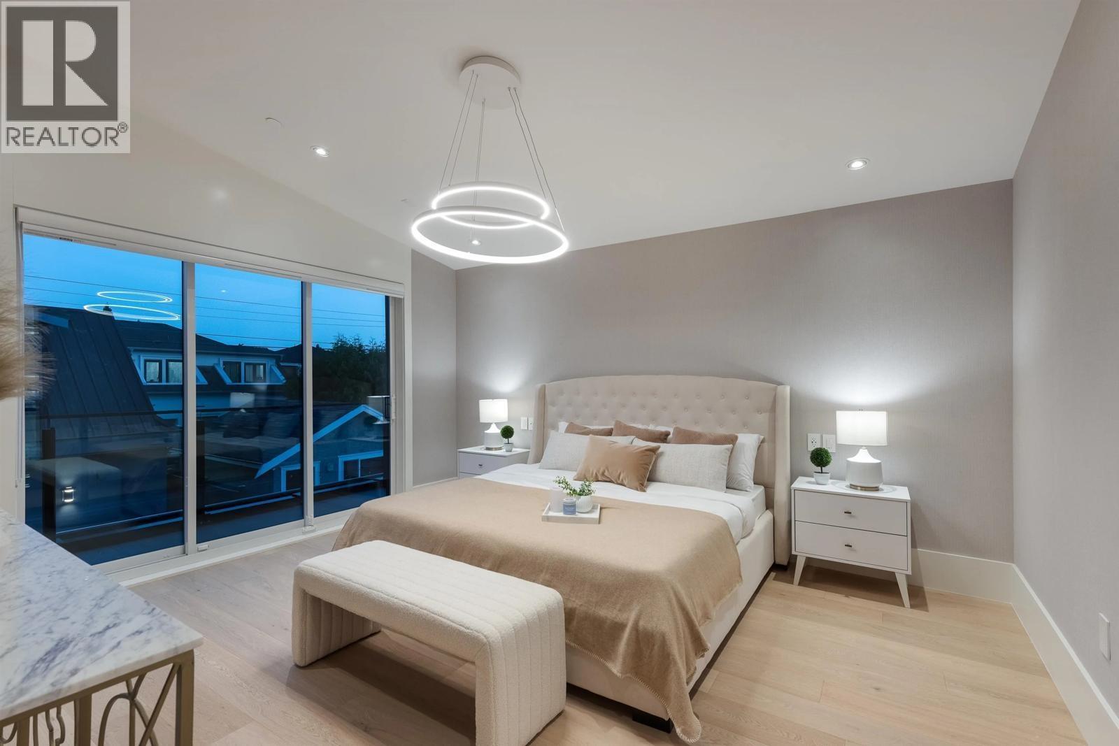 Listing Picture 26 of 40 : 1 2128 W 21ST AVENUE, Vancouver / 溫哥華 - 魯藝地產 Yvonne Lu Group - MLS Medallion Club Member