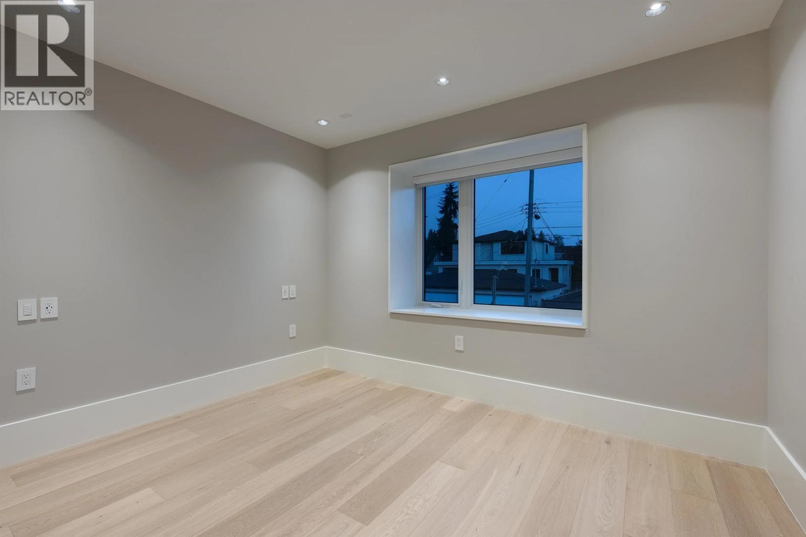 Listing Picture 34 of 40 : 1 2128 W 21ST AVENUE, Vancouver / 溫哥華 - 魯藝地產 Yvonne Lu Group - MLS Medallion Club Member