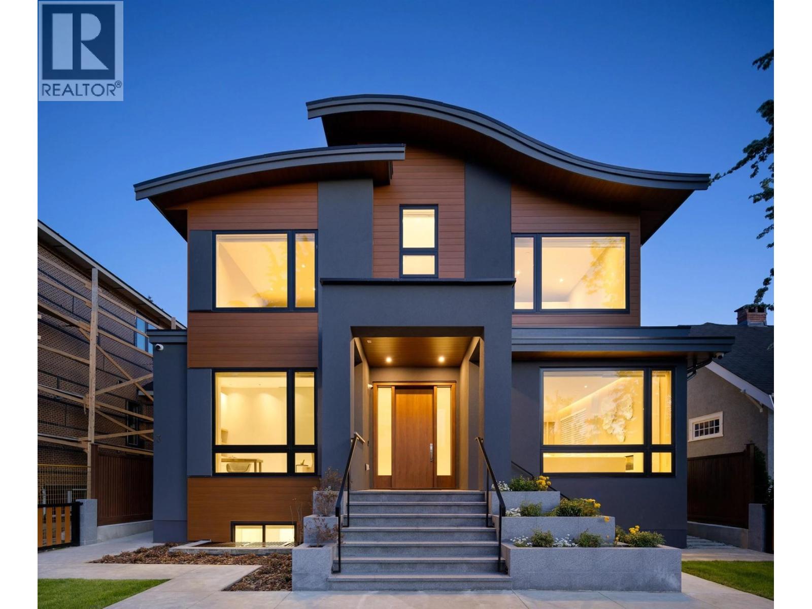 Listing Picture 2 of 40 : 1 2128 W 21ST AVENUE, Vancouver / 溫哥華 - 魯藝地產 Yvonne Lu Group - MLS Medallion Club Member