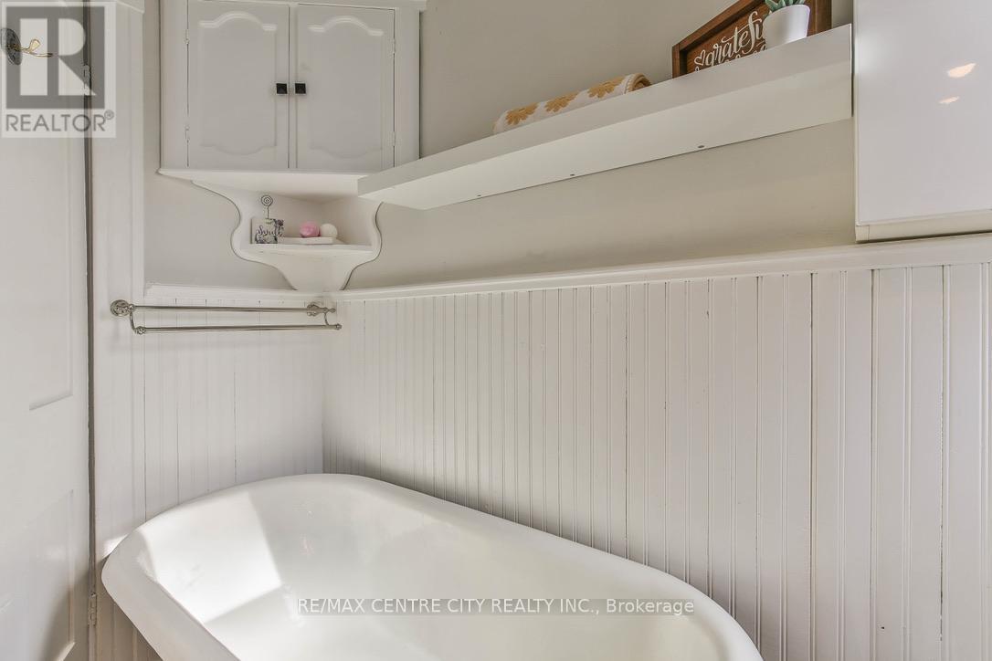 54 William Street, St. Thomas, Ontario  N5R 3H4 - Photo 35 - X12775908