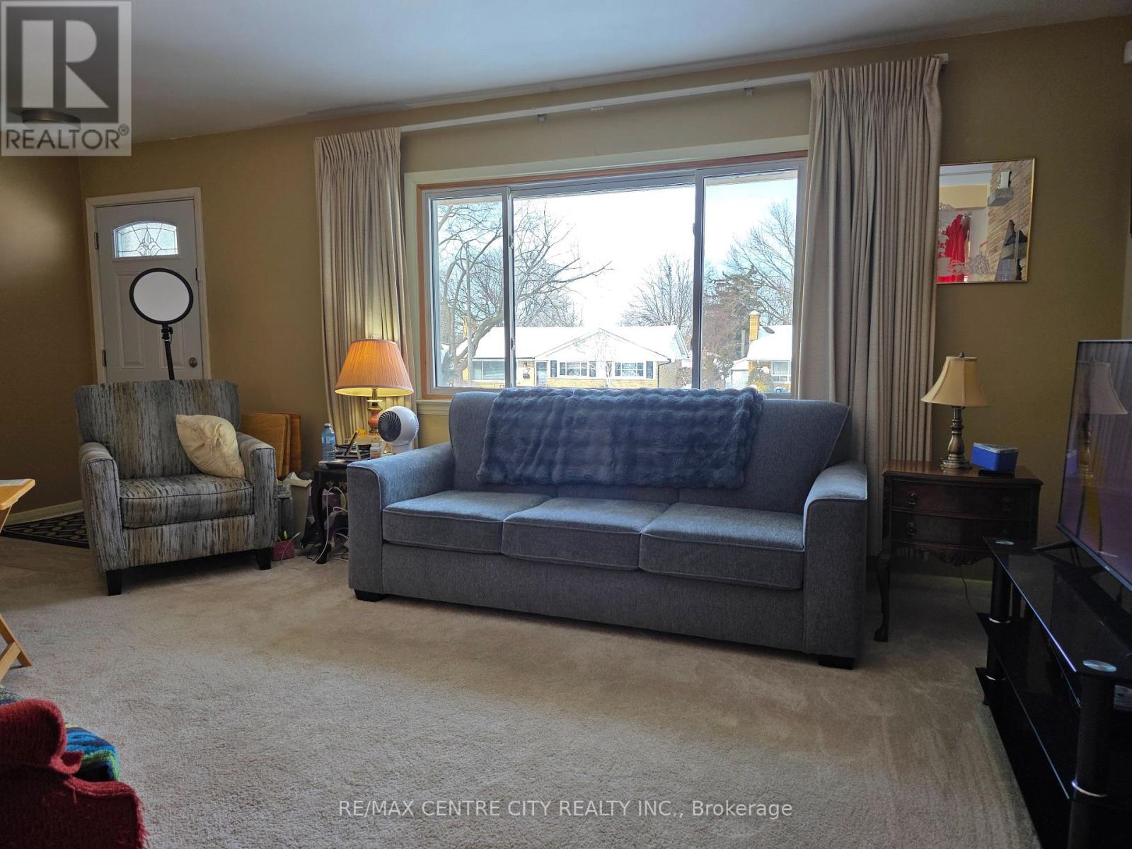 193 Arlington Crescent, London South, Ontario  N5Z 3C9 - Photo 2 - X12775936