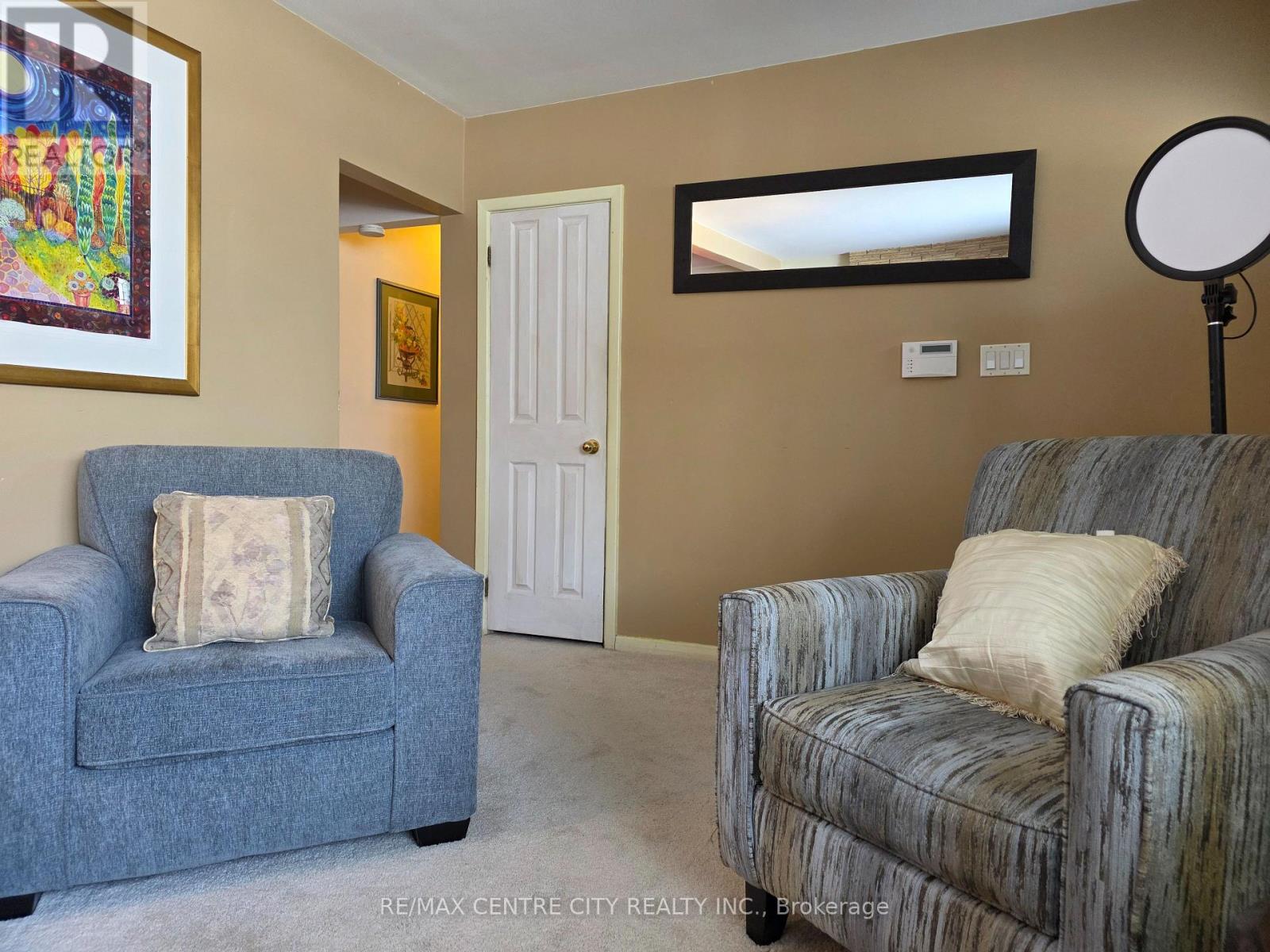 193 Arlington Crescent, London South, Ontario  N5Z 3C9 - Photo 3 - X12775936