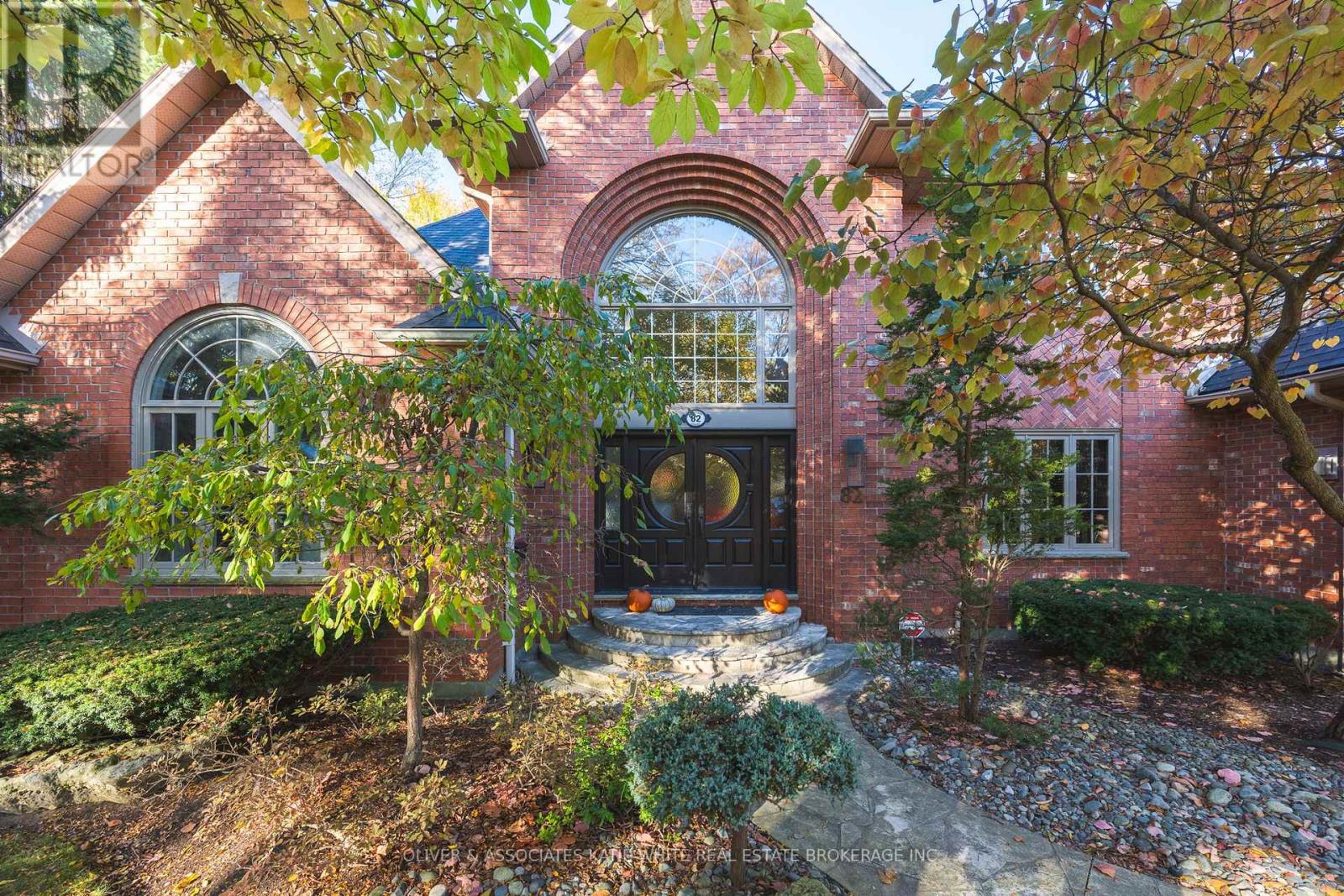 82 Chestnut Court, London South, Ontario  N6K 4J5 - Photo 4 - X12775996