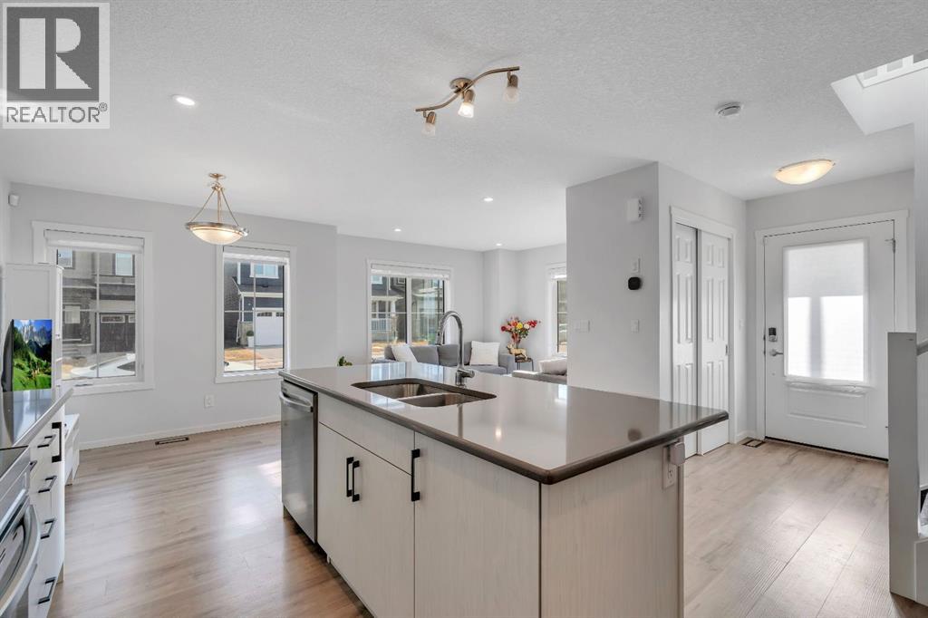 4 Southwinds Gate Sw, Airdrie, Alberta  T4B 5L5 - Photo 6 - A2284478