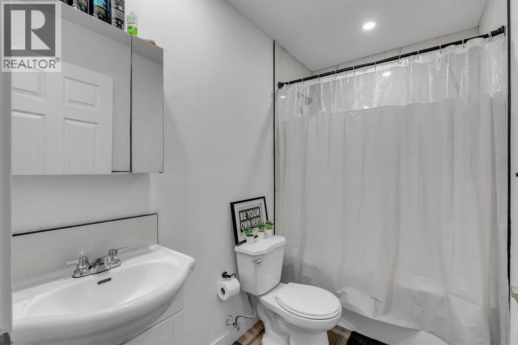 4 Southwinds Gate Sw, Airdrie, Alberta  T4B 5L5 - Photo 38 - A2284478