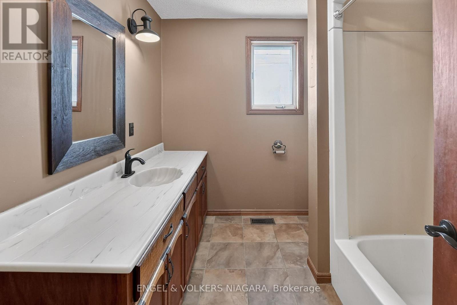 40298 Youngs Road N, Wainfleet, Ontario  L0S 1V0 - Photo 20 - X12775896