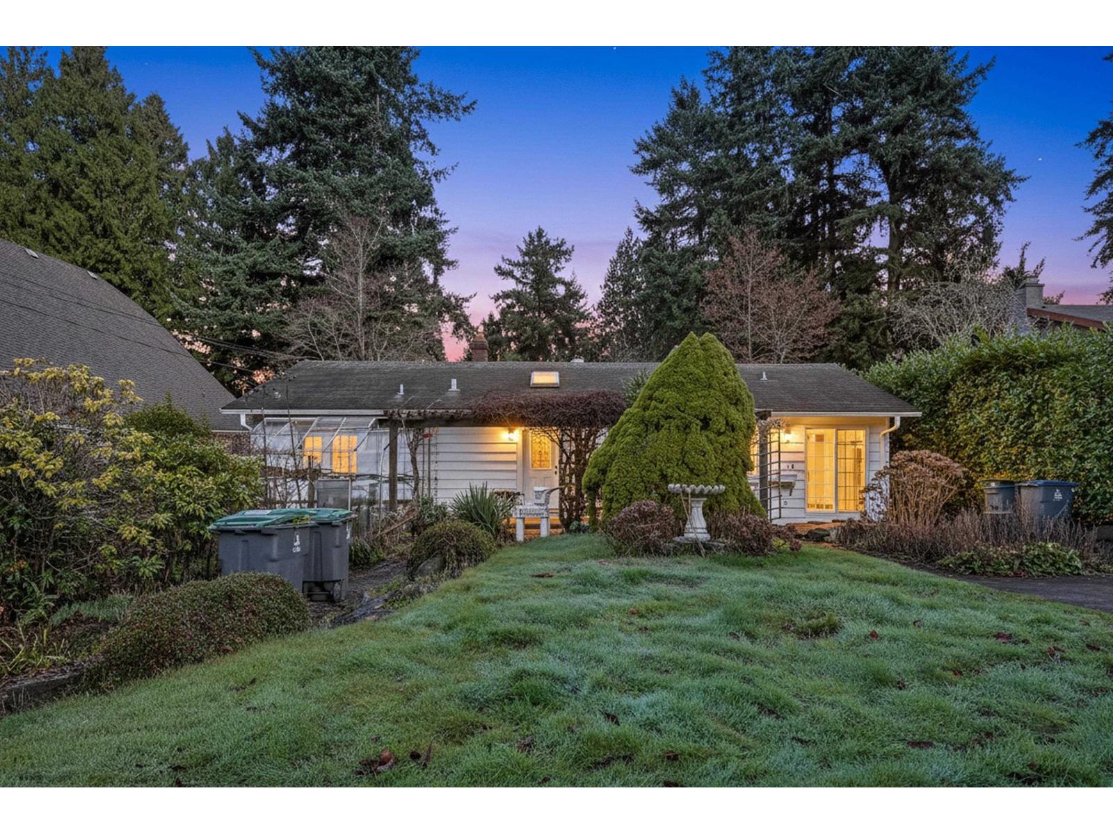 12645 27a Avenue, Surrey, British Columbia  V4A 2N4 - Photo 3 - R3088427