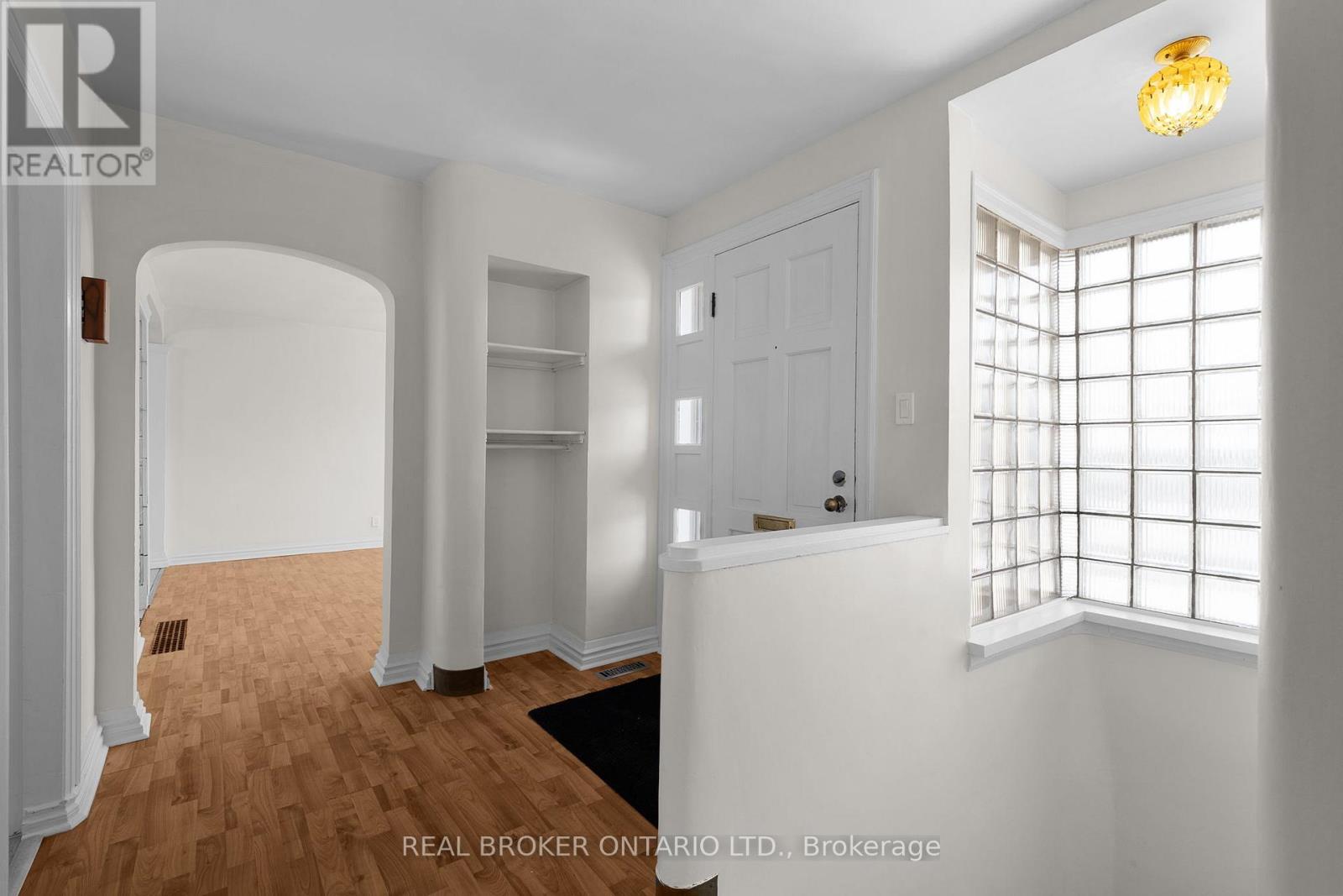 20 Rose Avenue, Orillia, Ontario  L3V 2N5 - Photo 2 - S12633854