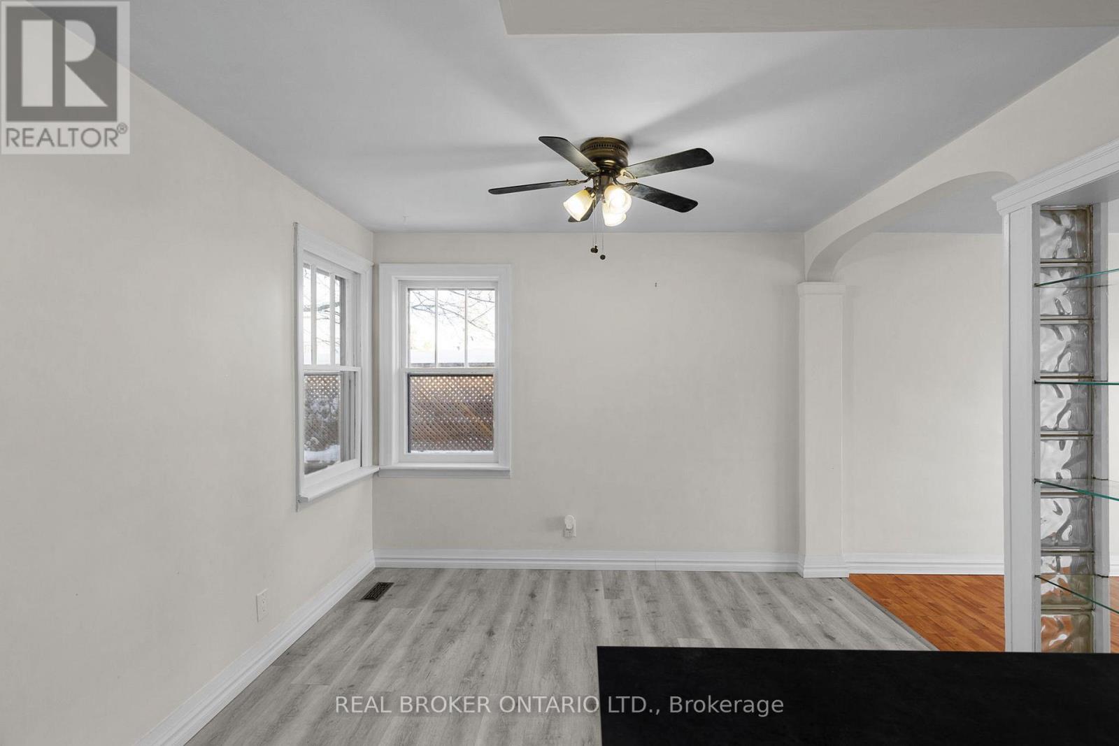 20 Rose Avenue, Orillia, Ontario  L3V 2N5 - Photo 8 - S12633854