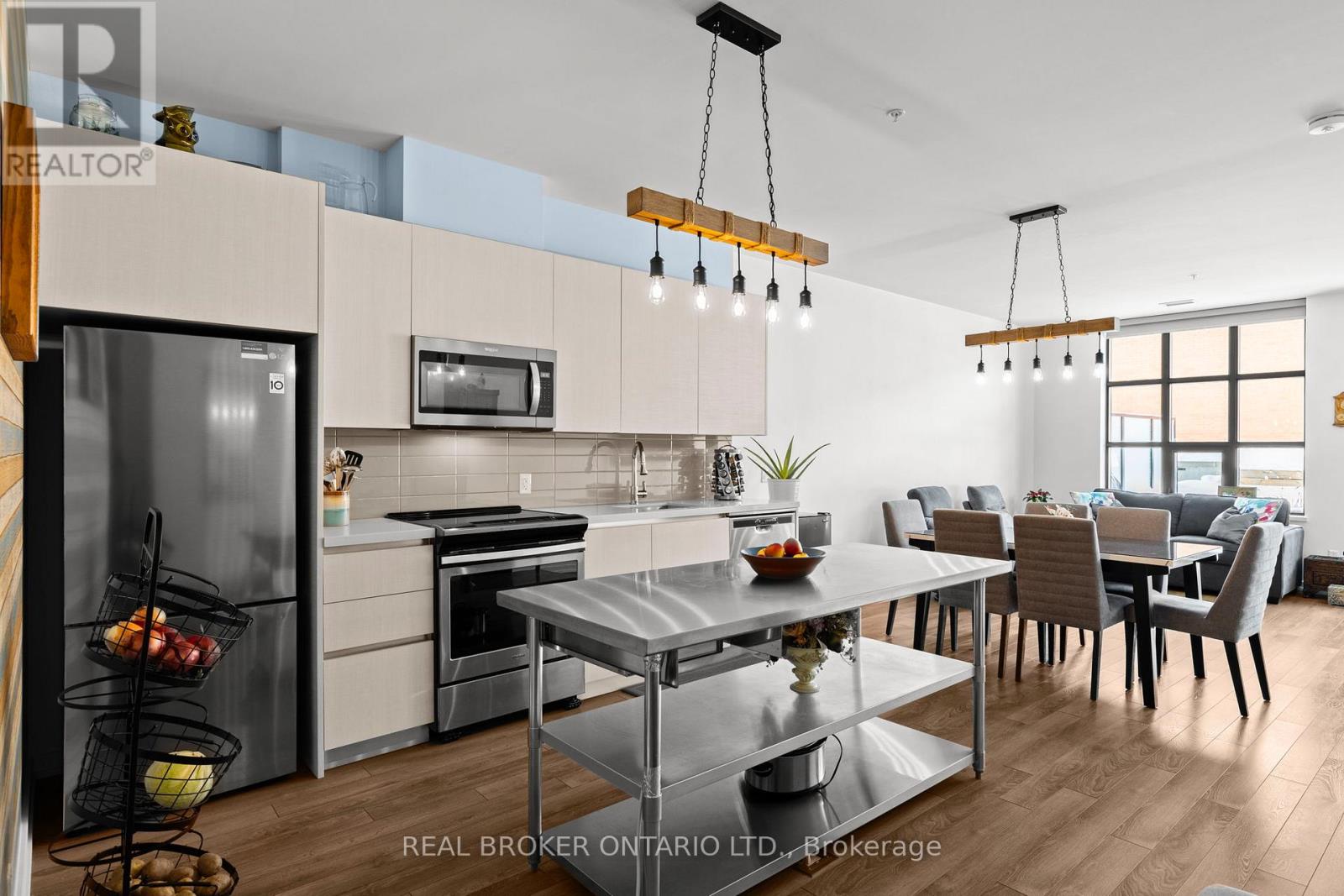 203 - 21 MATCHEDASH STREET S, Orillia, Ontario