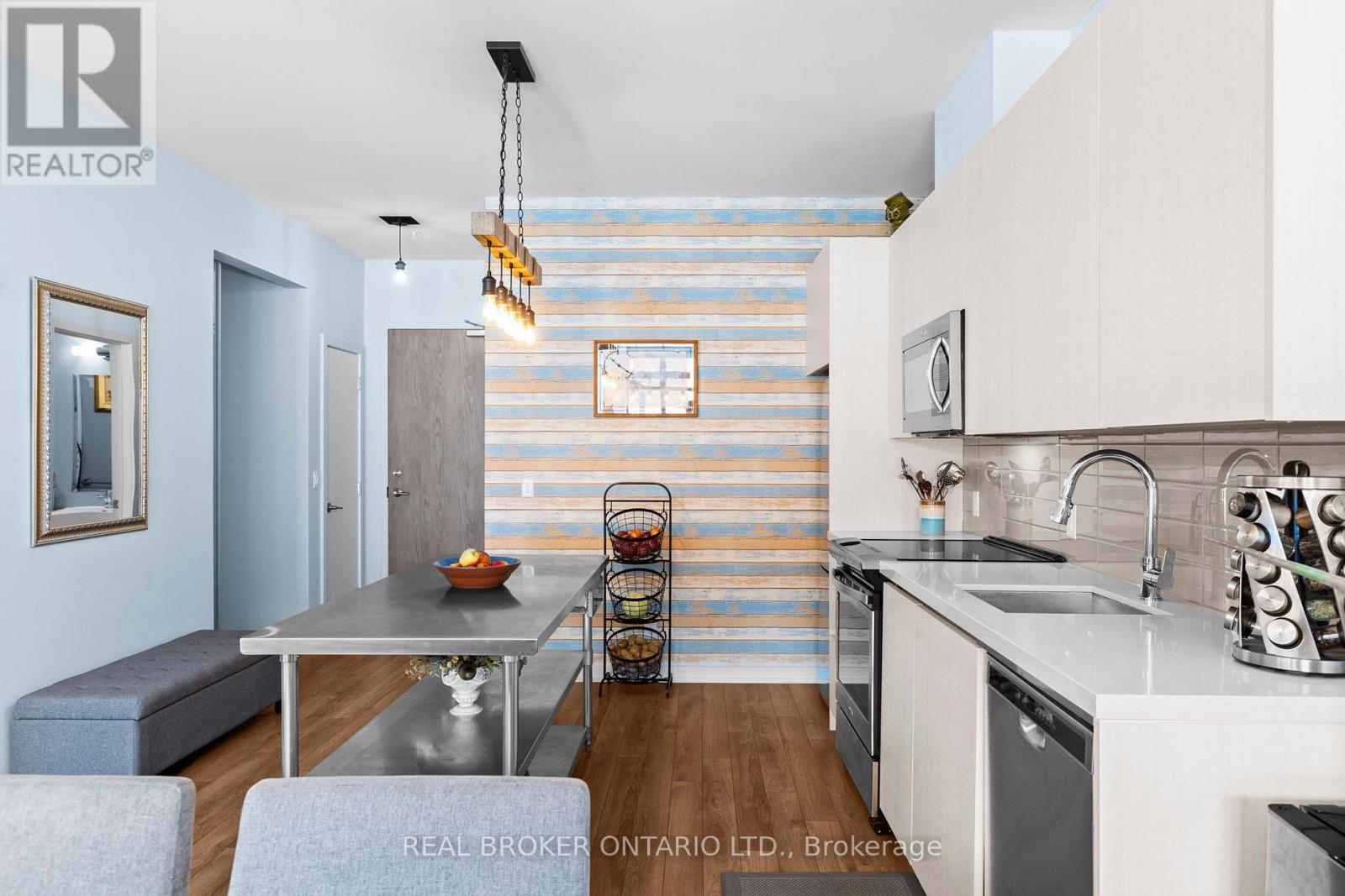 203 - 21 Matchedash Street S, Orillia, Ontario L3V 4W4 - Photo 2 - S12739868