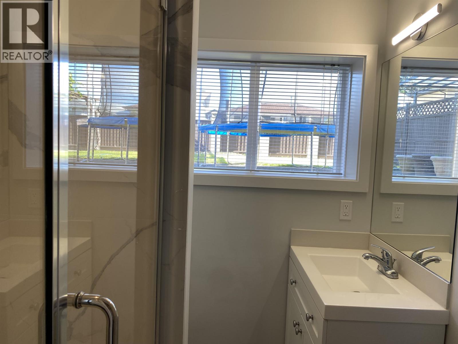 Basement Suite 6553 Dunnedin Street, Burnaby, British Columbia  V5B 1Y7 - Photo 3 - R3088407