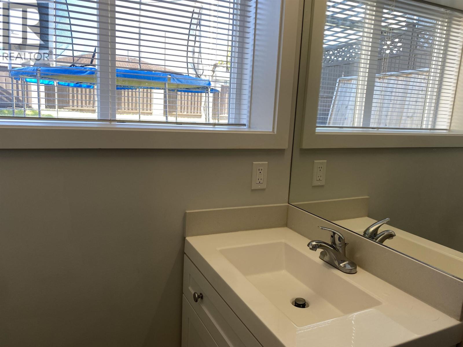 Basement Suite 6553 Dunnedin Street, Burnaby, British Columbia  V5B 1Y7 - Photo 4 - R3088407