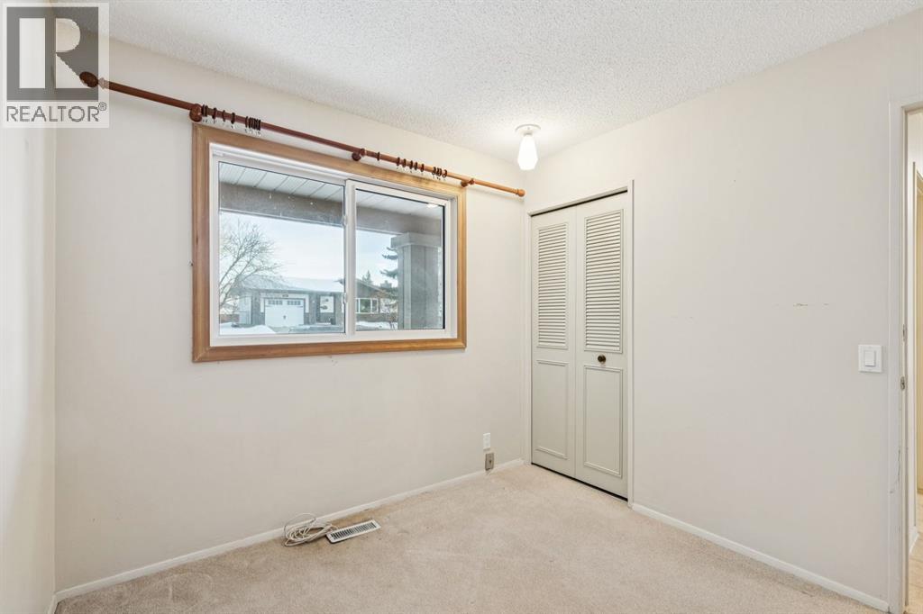 219 Silvercreek Close Nw, Calgary, Alberta  T3B 4G4 - Photo 24 - A2278010